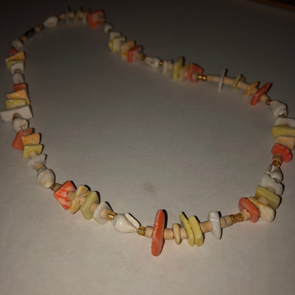 Vtg  shell choker 17” bohemian costume jewelry